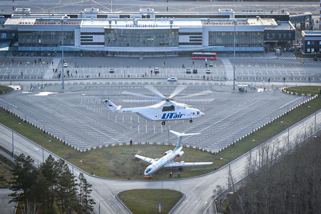 На парковке у аэропорта Рощино установили самолет Ту-134.
